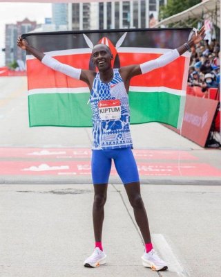 Kelvin Kiptum, deținătorul recordului mondial la maraton, a murit într-un accident de mașină