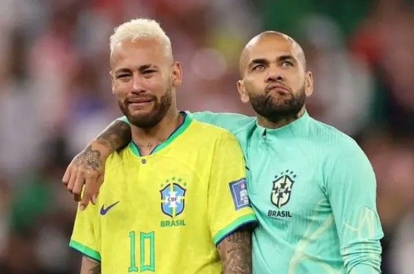 Fotbal: Neymar l-a ajutat financiar pe Dani Alves în procesul acestuia pentru viol