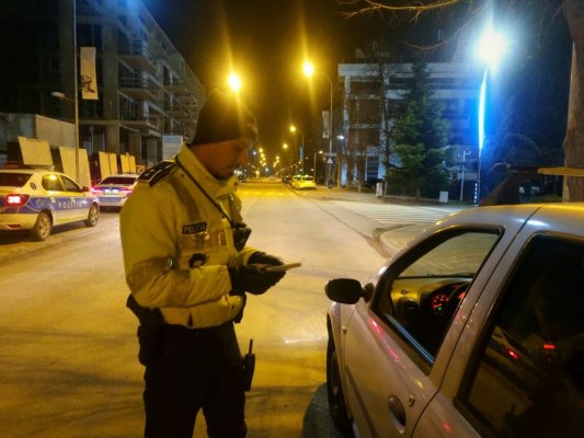 Mii de autovehicule verificate de polițiști, în trafic, în ultimele 24 de ore