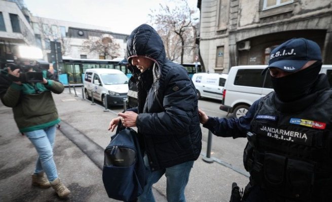 Șeful Direcției Vamale București, Paul Petrof, a fost reținut de DNA într-un dosar de luare de mită