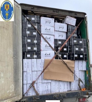  Încălțăminte contrafăcută în valoare de 2.000.000 lei, descoperită într-un camion are se deplasa către Ucraina