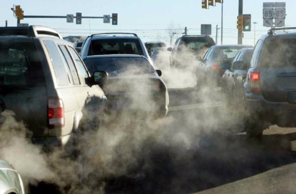 Costurile de sănătate provocate de poluarea aerului din Bucureşti ajung la aproximativ 3.000 de euro de persoană