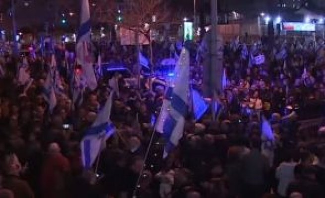 Proteste violente în Israel: Oamenii îi cer demisia lui Benjamin Netanyahu