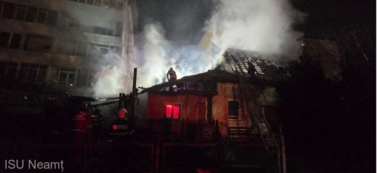 Casa parohială a unei biserici, distrusă de un incendiu