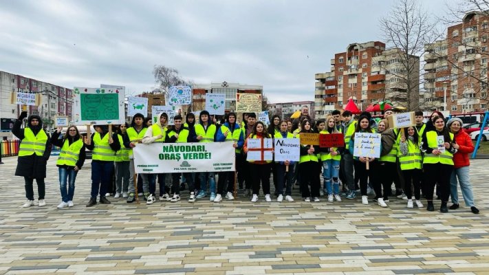 Marș ,,verde” organizat de liceenii orașului Năvodari