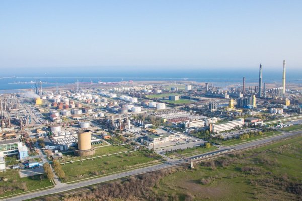 Rompetrol Rafinare a început revizia generală a rafinăriei Petromidia