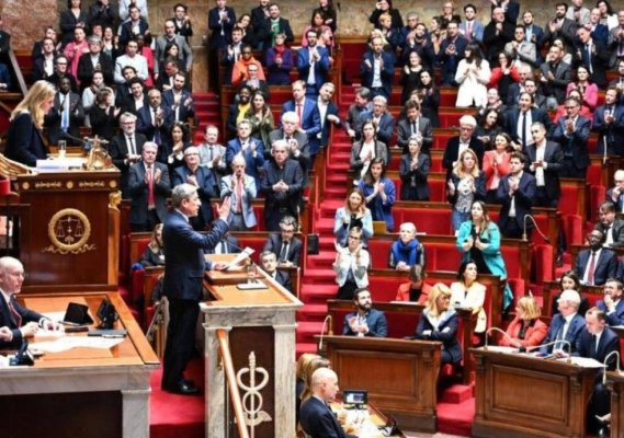 Franţa: Adunarea Naţională adoptă un proiect de lege de indemnizare a persoanelor condamnate pentru homosexualitate