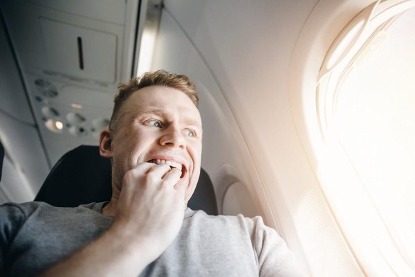 Ce trebuie să faci ca să scapi de aviofobie - teama de zbor cu avionul