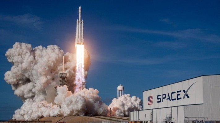 Rusia avertizează SUA că știe despre intenția de a utiliza SpaceX pentru spionaj