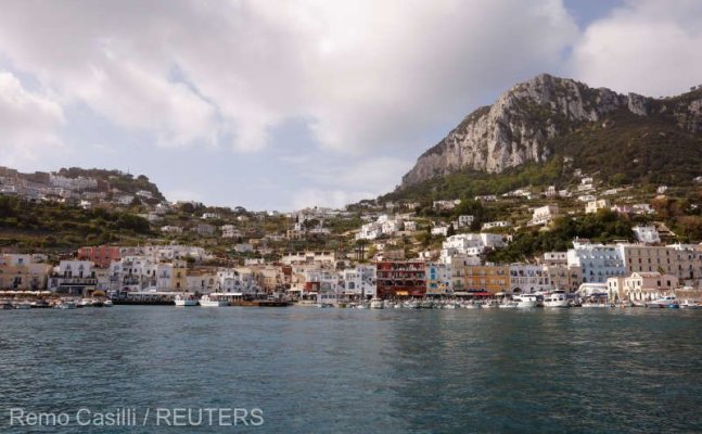 Pe insula Capri, italienii nu mai au loc de turişti