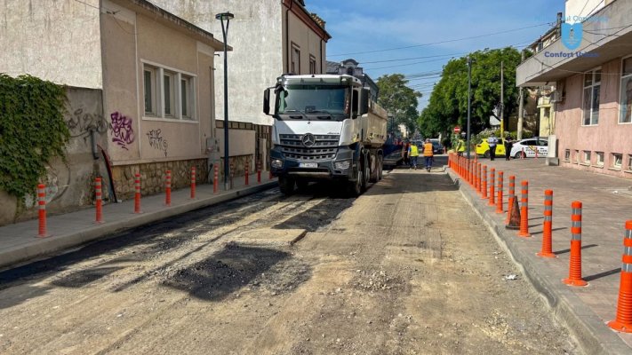 Atenție, șoferi! Se asfaltează carosabilul de pe strada Cuza Vodă