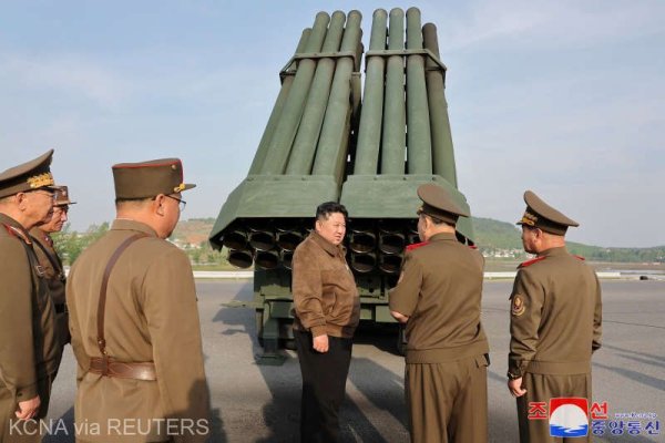 Coreea de Nord: Kim Jong Un supervizează testul unui sistem lansator multiplu de rachete