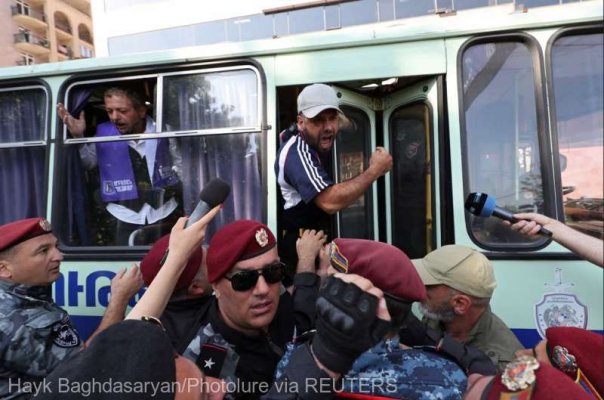 Armenia: Circa 3.000 de persoane au manifestat la Erevan împotriva premierului Paşinian