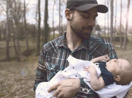 Halucinant! Un bărbat și-a aruncat bebelușul în râul Dâmbovița