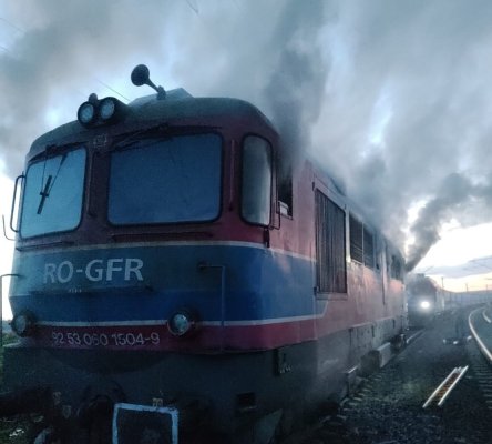 Incendiu la locomotiva unui tren, în localitatea Poarta Albă. Video