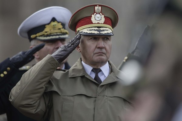 Șeful Armatei României avertizează că există riscul unui conflict între România și Ucraina. 