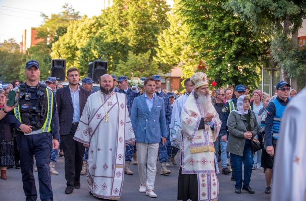 Procesiune religioasă condusă de Î.P.S. Teodosie, la Mangalia