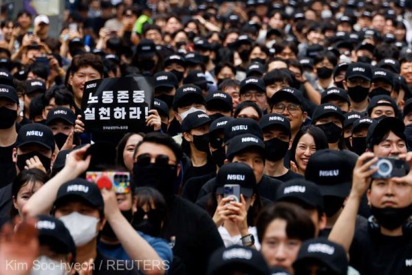 Un sindicat de la Samsung Electronics intenţionează să organizeze prima grevă din istoria companiei