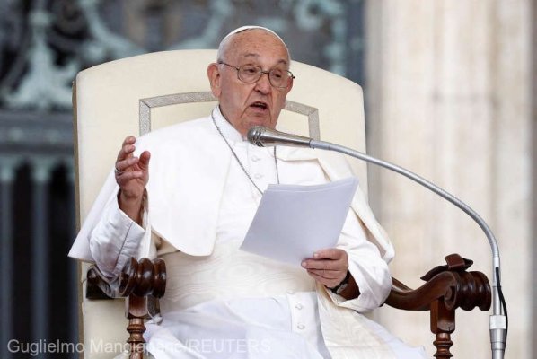 Papa Francisc a folosit un termen insultător şi vulgar vorbind despre homosexuali