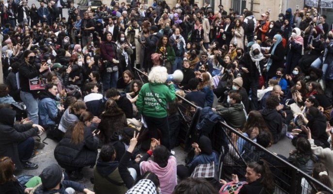 Alertă la Paris: studenții se mobilizează la un marș prin capitala Franței