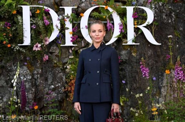 Casa Dior a prezentat noua sa colecţie de croazieră, care omagiază reginele şi războinicele din Scoţia