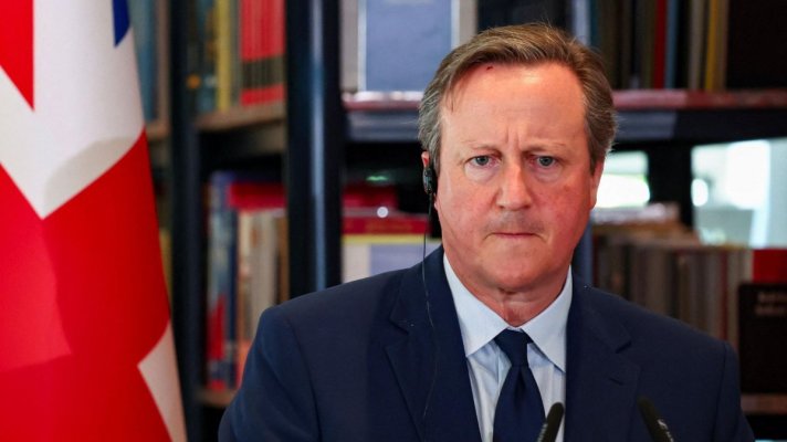 Prim-ministrul britanic, David Cameron, a fost păcălit de o persoană care s-a dat drept Petro Poroşenko