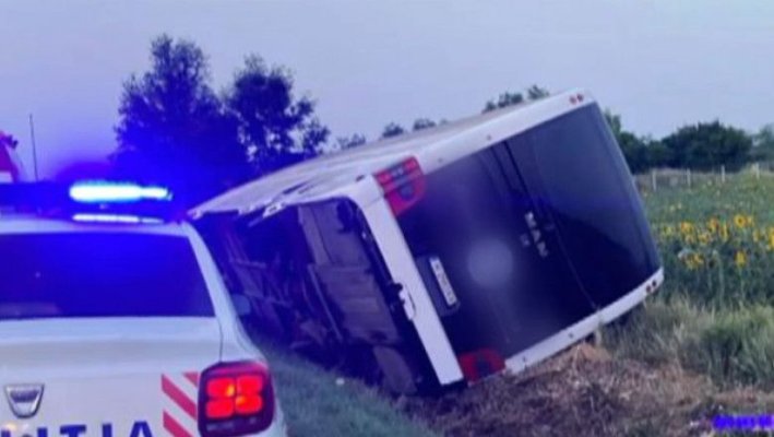 Un autocar cu 59 de bulgari s-a răsturnat pe „Drumul Morții”, în Vrancea