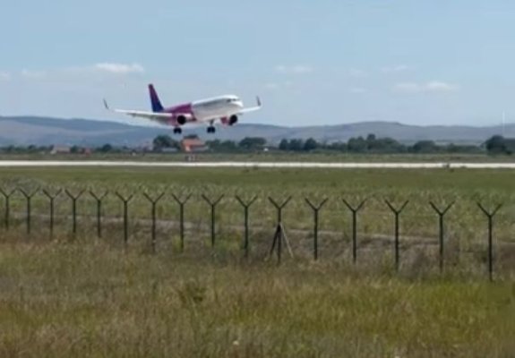 Un avion Wizz Air a ratat aterizarea pe aeroportul din Brașov. Video