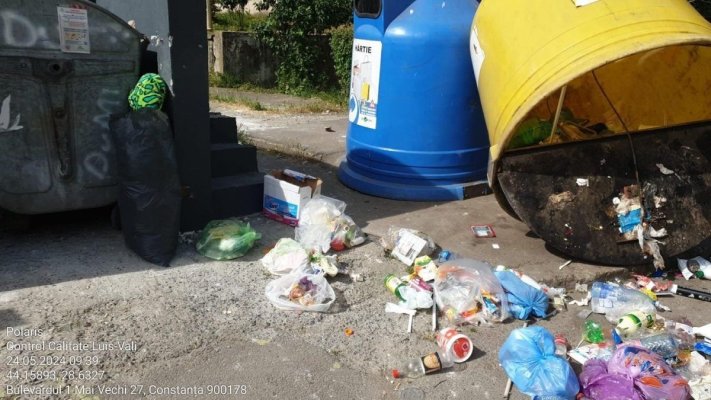 Ca să facă rost de bani, căutătorii de ambalaje reciclabile devastează tomberoanele