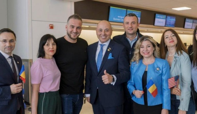 Ambasadorul României în SUA i-a întâmpinat pe pasagerii primului zbor direct către Statele Unite