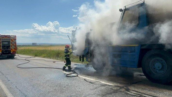 Incendiu produs la o automacara, în apropiere de localitatea Cataloi