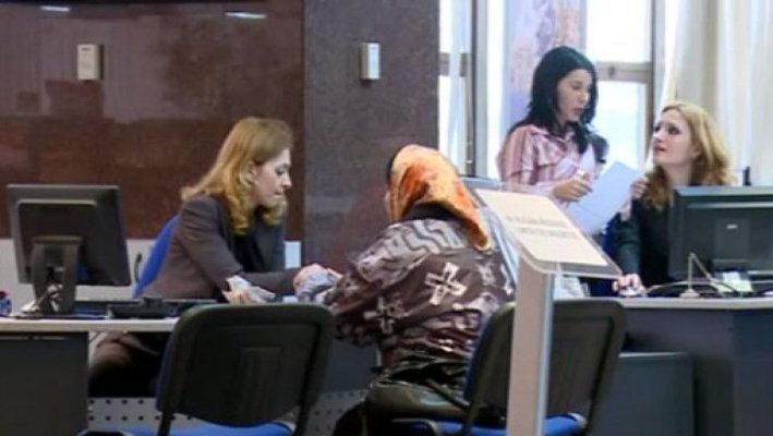 O angajată a CEC Bank a furat aproape un milion de lei din conturile clienților 