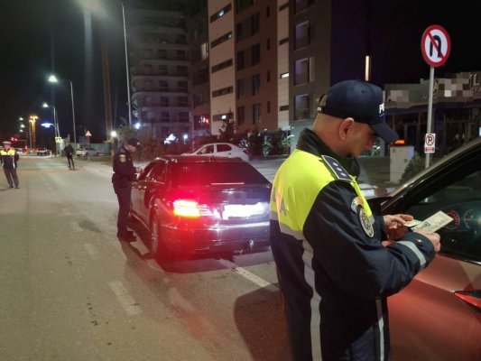 Șoferiță drogată și fără permis, prinsă de polițiști, în Mamaia