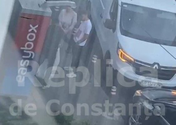 Un curier care aproviziona un easybox din Constanța, la un pas să bată o șoferiță! Video