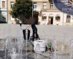 O femeie și-a spălat covoarele în noua fântână arteziană din Arad