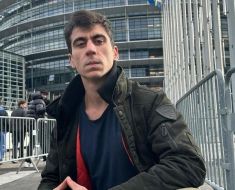 Un youtuber de 24 de ani are șansa să prindă un loc în Parlamentul European