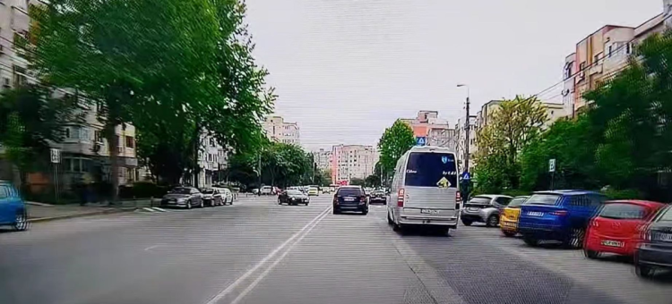 Cascadorie periculoasă în trafic, pe strada Soveja, la Constanța! Video