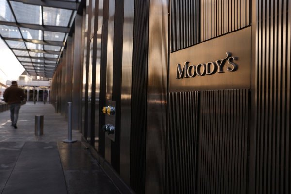 Moody's avertizează Franţa că alegerile anticipate sunt un element negativ pentru ratingul suveran