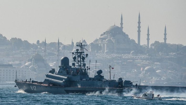 Turcia creşte cu 24% taxa pentru navele care trec prin strâmtorile Bosfor şi Dardanele