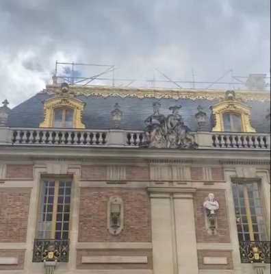 Incendiu la Palatul Versailles din Paris. Vizitatorii, evacuați