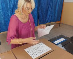 Nicoleta Bercaru, consilier județean PSD, a venit special de la București pentru a vota