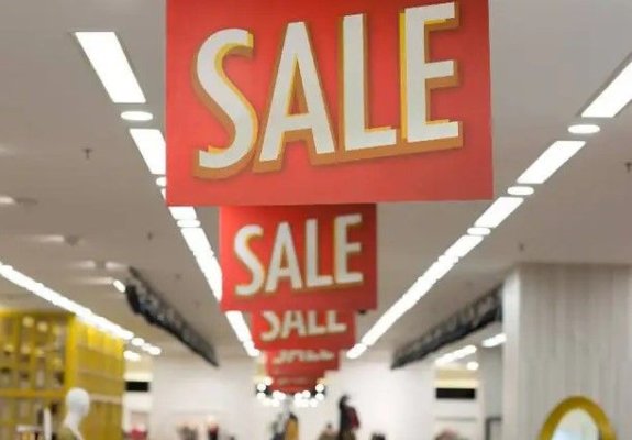 Mărcile de lux reduc preţurile la jumătate pentru a-i atrage pe cumpărătorii chinezi