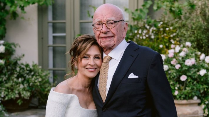 Rupert Murdoch s-a însurat iar, la 93 de ani: A cincea soție e socra lui Roman Abramovici