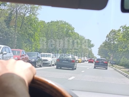 Atenție, șoferi! Trafic aglomerat în Eforie Nord! Video