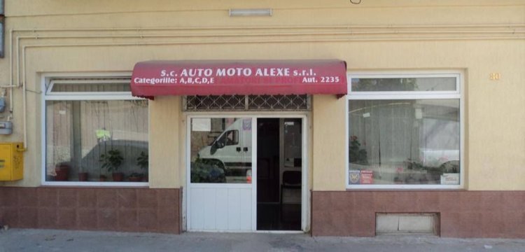  Alexe de la Cogealac are interdicție să se apropie de conturile școlii de șoferi pe care a băgat-o în faliment