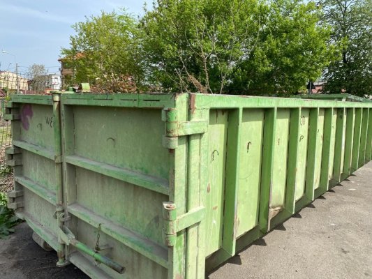 Container special pentru deșeuri voluminoase, amplasat în cartierul Faleză Nord