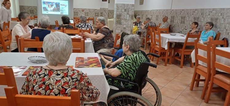 Vârstnicii de la căminul din Constanța au discutat despre îmbătrânirea activă