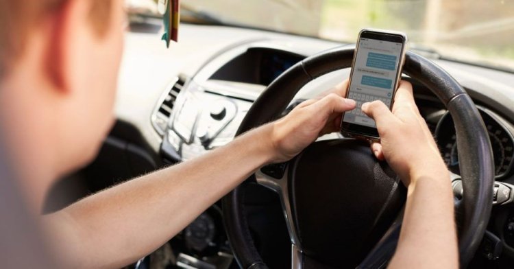 Șoferii vor fi notificați prin SMS și e-mail când le va expira permisul de conducere