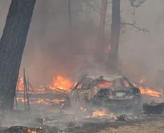 Mii de oameni au fost evacuați în California din calea unui incendiu violent de vegetație 