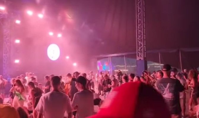 Un cort a căzut peste zeci de oameni care participau la un festival, în Slovacia